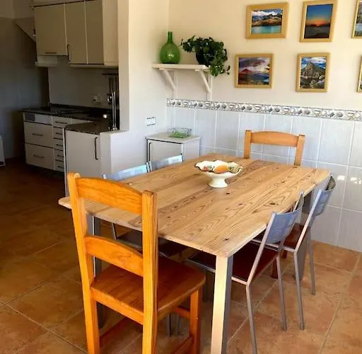 4 Habitaciones, Jardin Y Vistas Al Mar Апартаменты Санхенхо